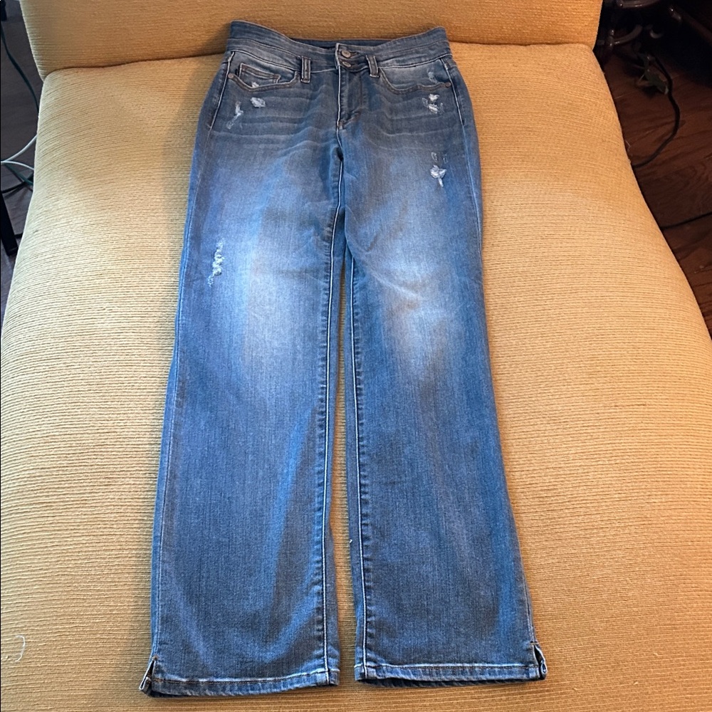 Unique double waisted Judy Blue jeans size 5 straight leg.